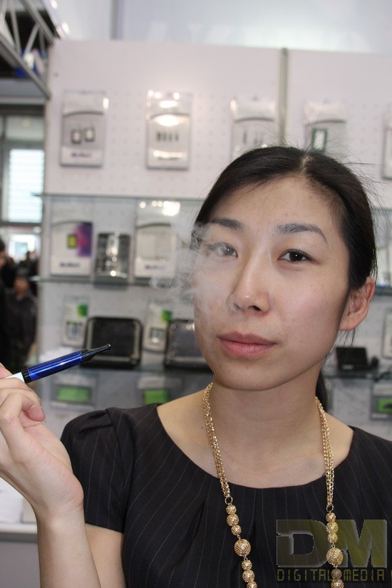E-cigarettes создают полную иллюзию курения