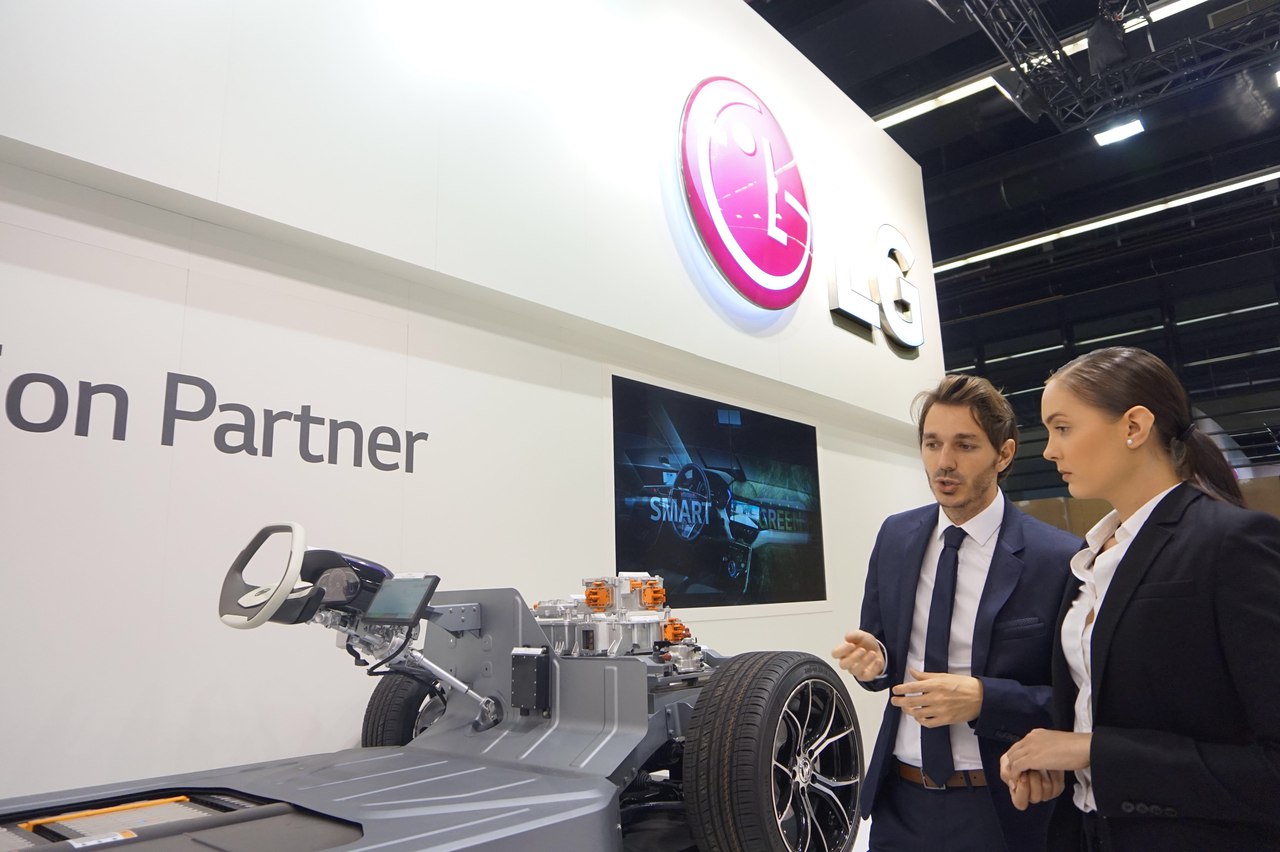 LG представила OLED-технологии на автосалоне во Франкфурте 2017